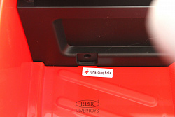 Детский электромобиль C555MC красный
